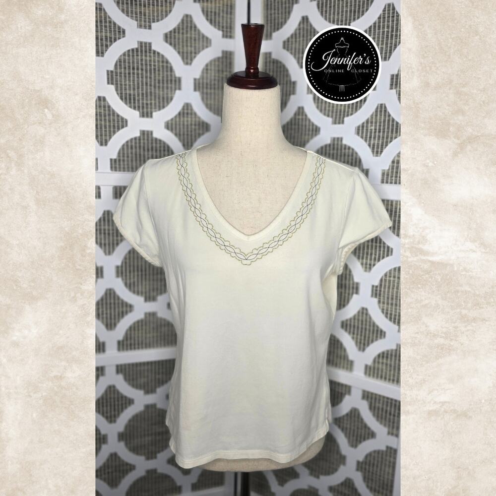 3/$30 Liz Claiborne Cream with Gold Metallic Embroidered V Neck Knit Top Large